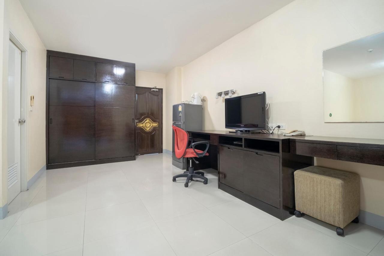 Oyo 829 Royal Thai Residence Bãi biển Jomtien Ngoại thất bức ảnh