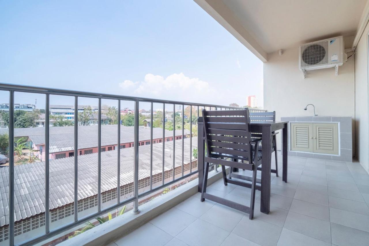 Oyo 829 Royal Thai Residence Bãi biển Jomtien Ngoại thất bức ảnh