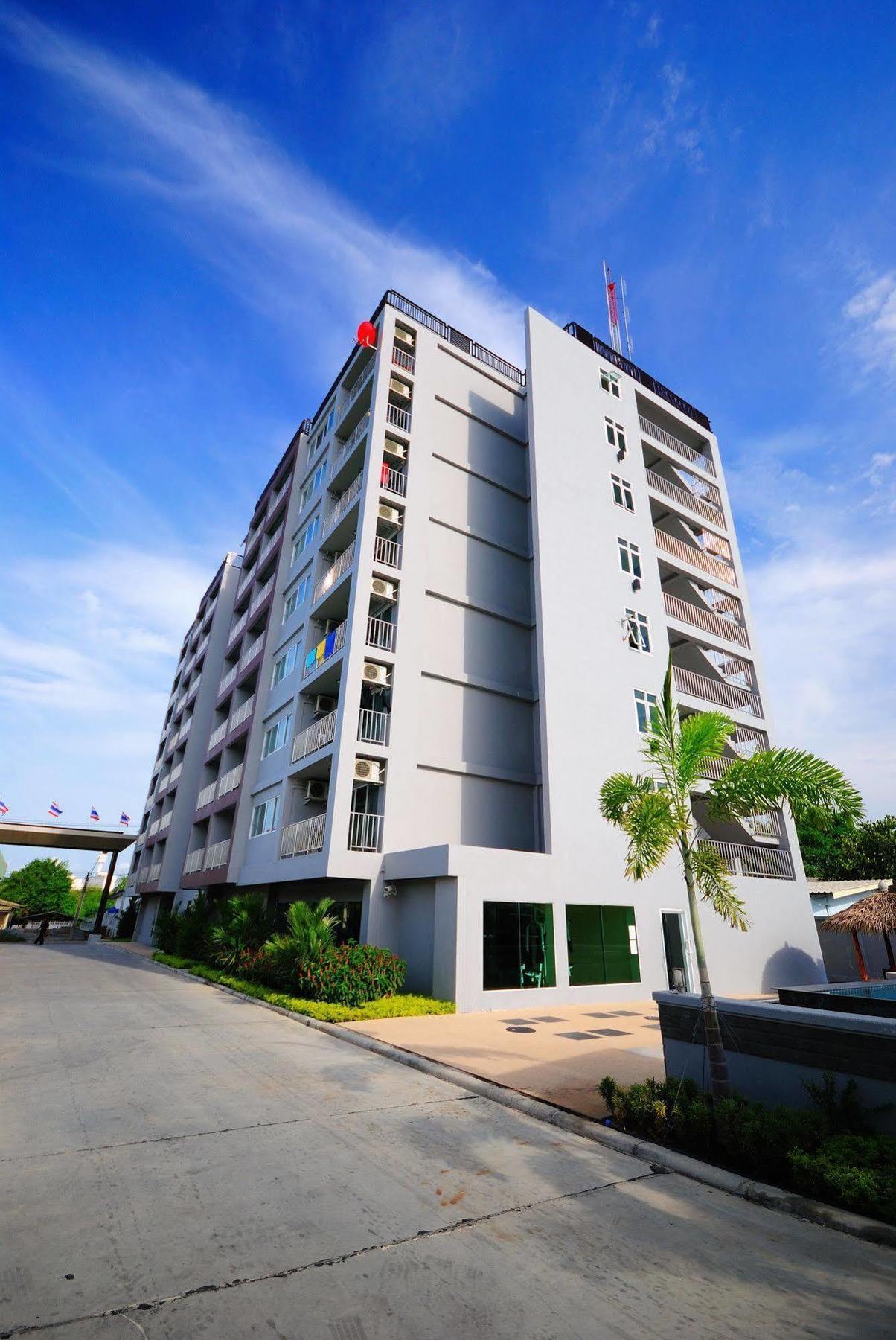 Oyo 829 Royal Thai Residence Bãi biển Jomtien Ngoại thất bức ảnh