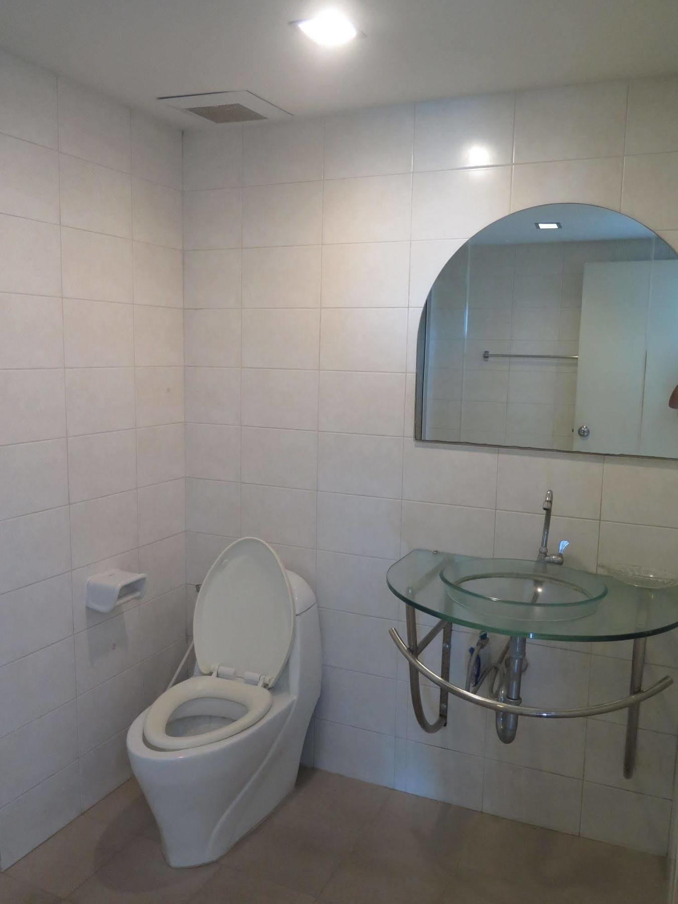 Oyo 829 Royal Thai Residence Bãi biển Jomtien Ngoại thất bức ảnh