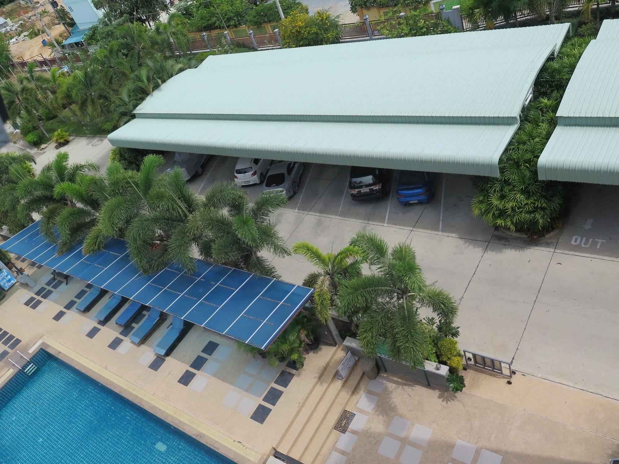 Oyo 829 Royal Thai Residence Bãi biển Jomtien Ngoại thất bức ảnh