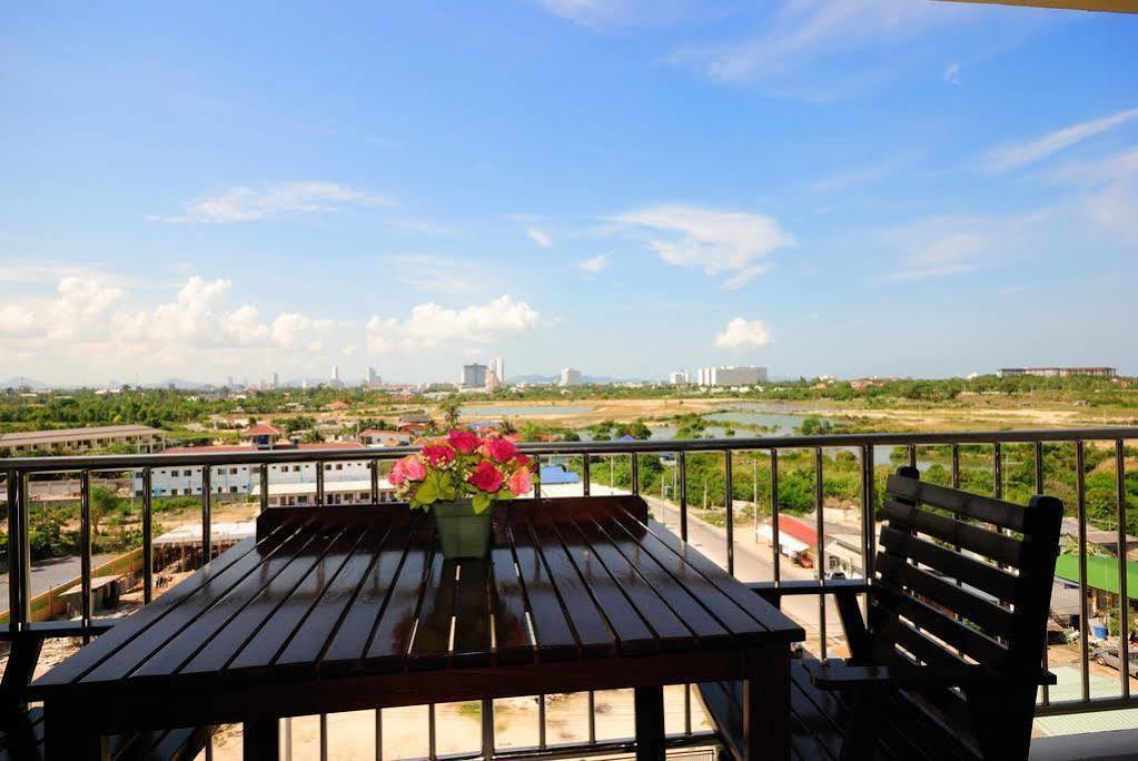 Oyo 829 Royal Thai Residence Bãi biển Jomtien Ngoại thất bức ảnh