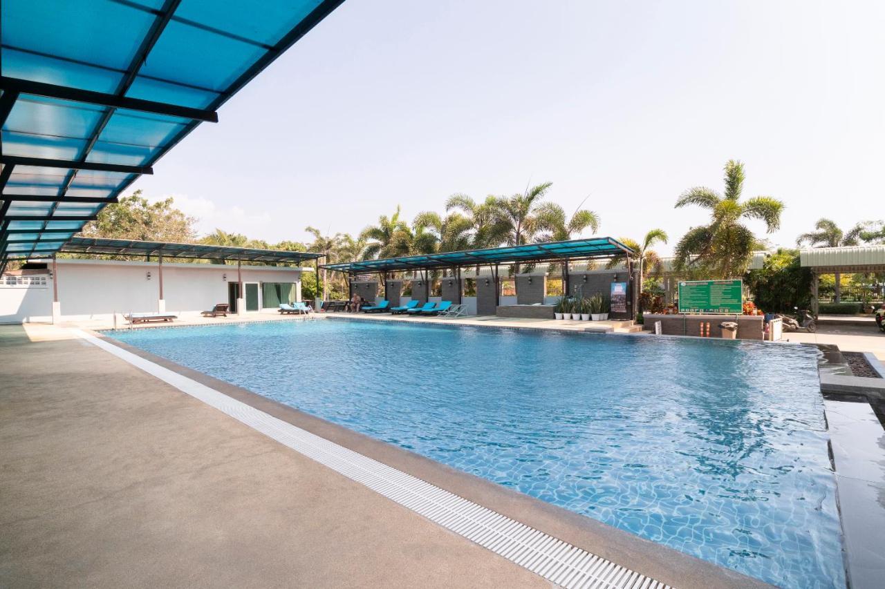 Oyo 829 Royal Thai Residence Bãi biển Jomtien Ngoại thất bức ảnh